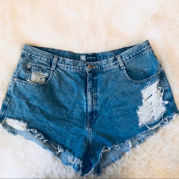Vintage Distressed Denim High-waisted Shorts - Picture 1 of 3